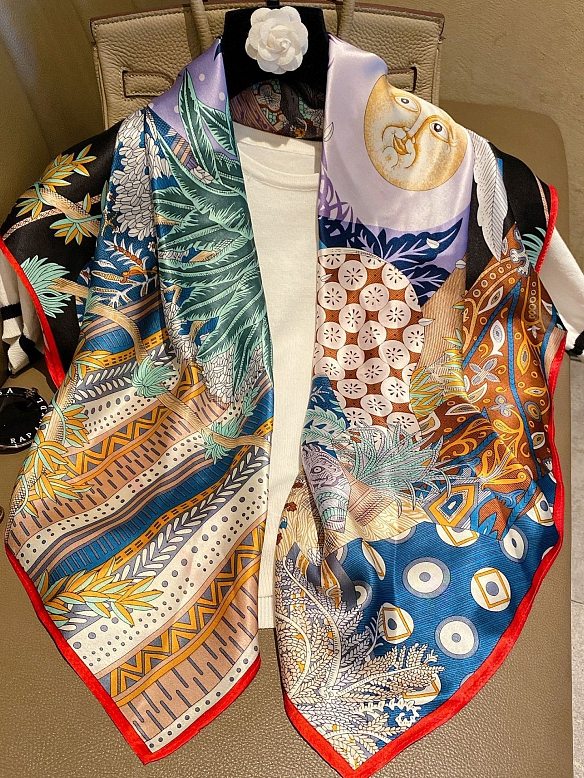 Schickes Quadratisches Gemustertes Halstuch aus Seide für Damen O001