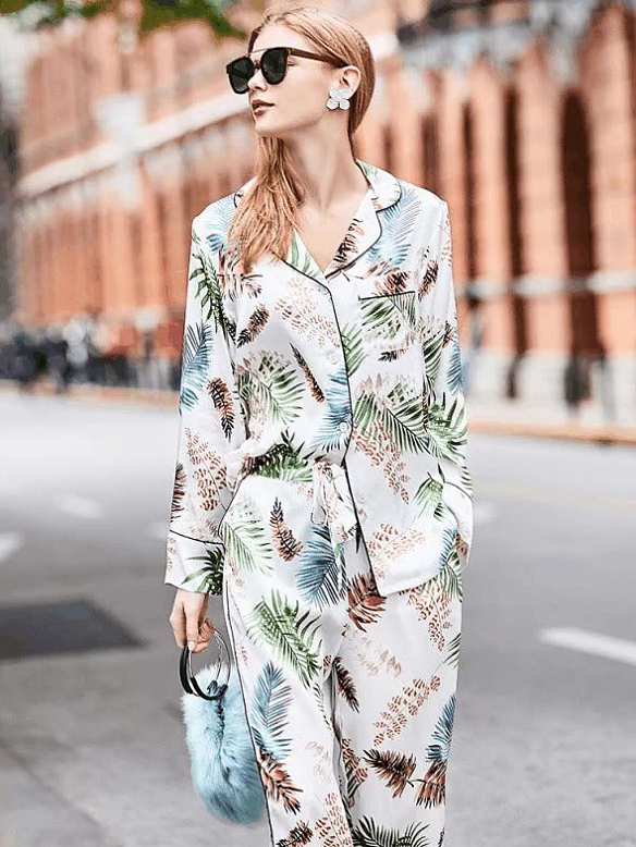Langes Geblümtes Pyjama Set aus Seide Luxus Seidenpyjama für Damen A017