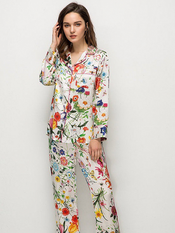 Langes Geblümtes Pyjama Set aus Seide Luxus Seidenpyjama für Damen A017