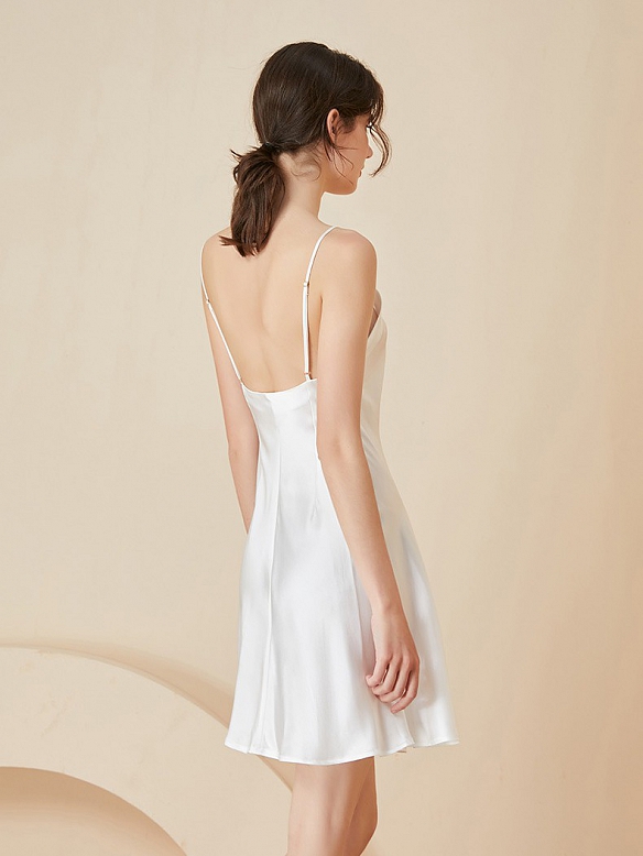 Kurzes Rückenfreies Nachthemd aus Seide Maulbeerseide Slipkleid C005