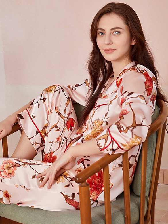 Geblümtes Pyjama Set aus Seide für Damen Langes Seidenpyjama A021