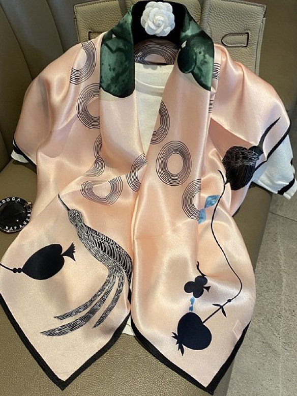 Schickes Quadratisches Gemustertes Halstuch aus Seide für Damen O001